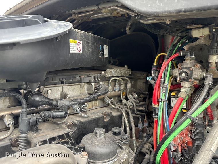 image for item YA1917 2015 Freightliner Cascadia  semi truck