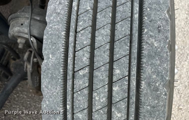 image for item YA1917 2015 Freightliner Cascadia  semi truck