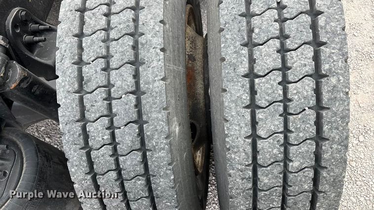 image for item YA1917 2015 Freightliner Cascadia  semi truck