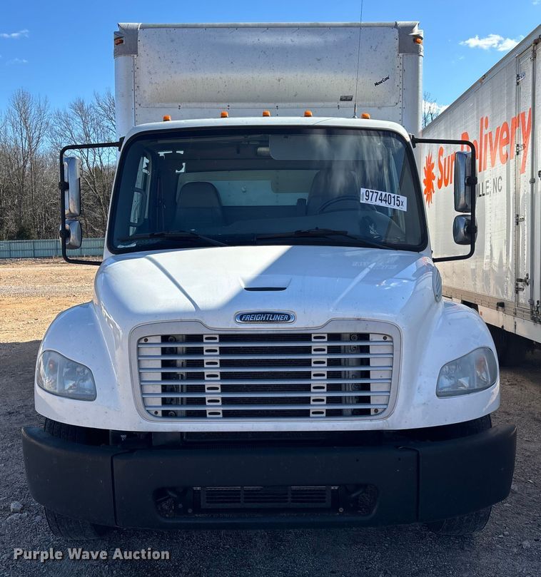 image for item YA1937 2019 Freightliner Buisness Class M2  box truck