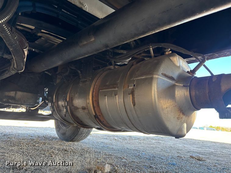 image for item YA1937 2019 Freightliner Buisness Class M2  box truck