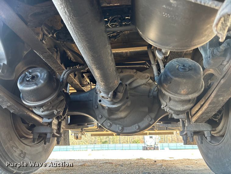 image for item YA1937 2019 Freightliner Buisness Class M2  box truck