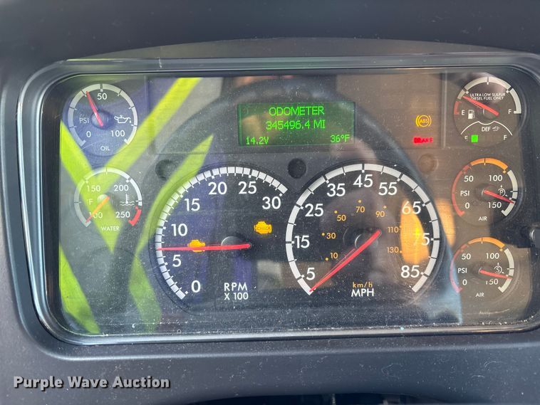 image for item YA1937 2019 Freightliner Buisness Class M2  box truck