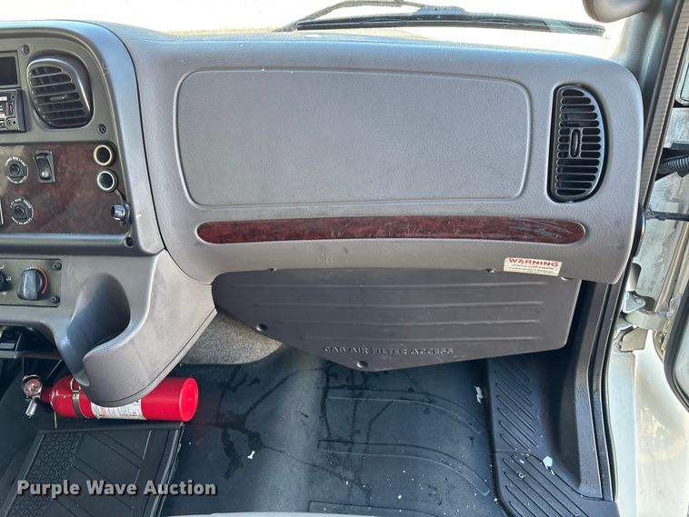 image for item YA1937 2019 Freightliner Buisness Class M2  box truck