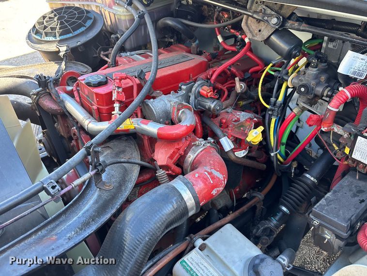 image for item YA1937 2019 Freightliner Buisness Class M2  box truck