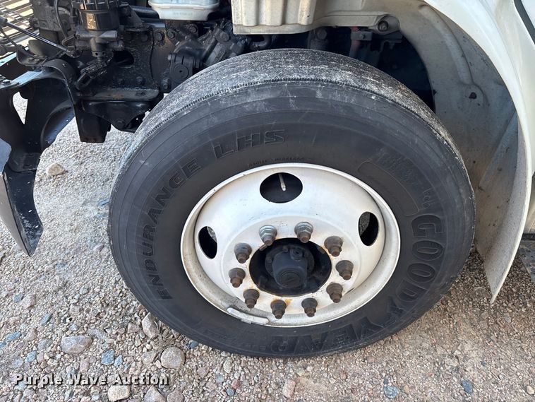 image for item YA1937 2019 Freightliner Buisness Class M2  box truck