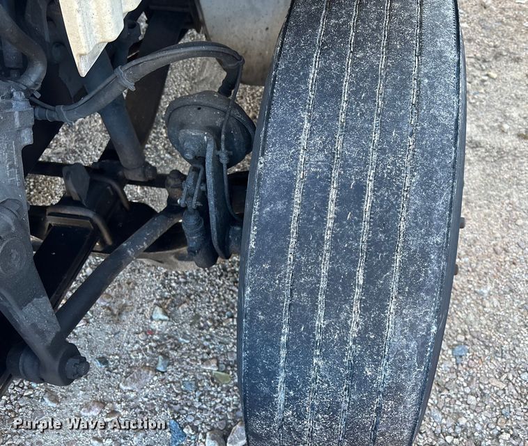 image for item YA1937 2019 Freightliner Buisness Class M2  box truck