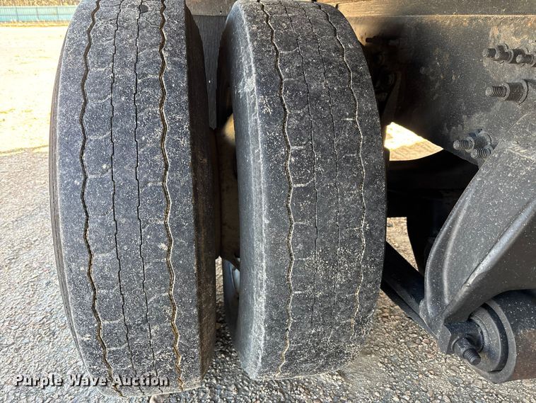 image for item YA1937 2019 Freightliner Buisness Class M2  box truck