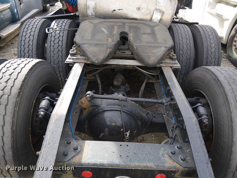 image for item YA2096 2022 Freightliner Cascadia 126 semi truck