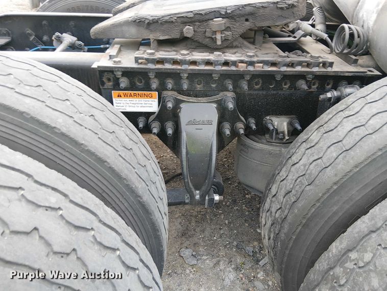 image for item YA2096 2022 Freightliner Cascadia 126 semi truck