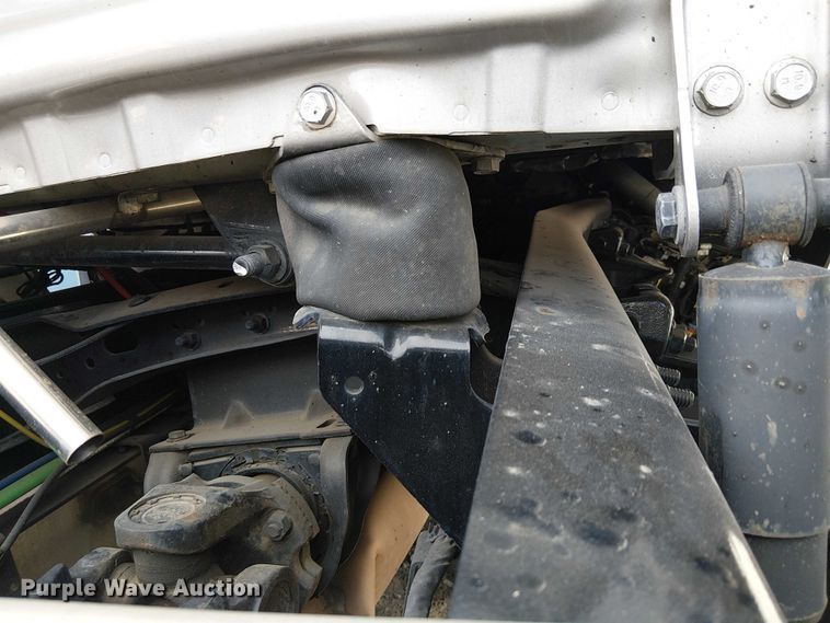 image for item YA2096 2022 Freightliner Cascadia 126 semi truck