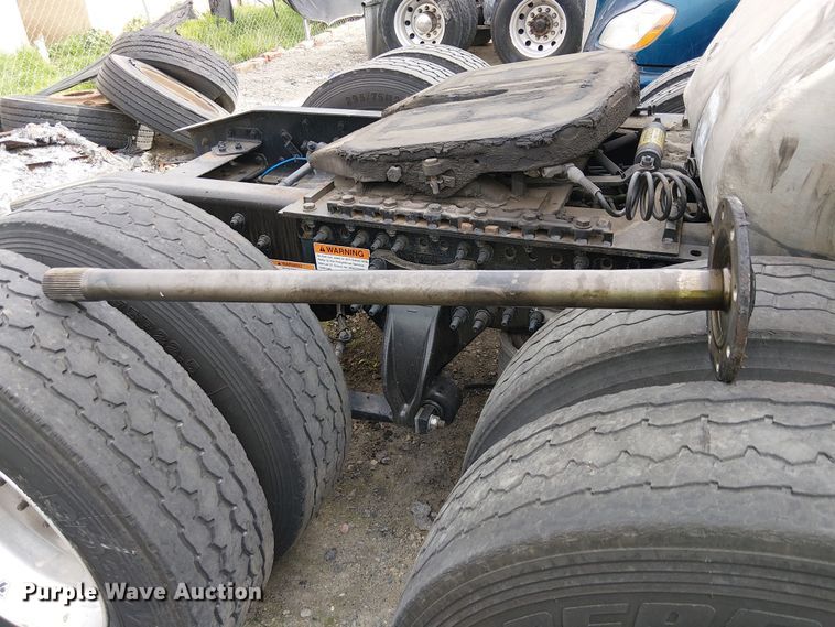 image for item YA2096 2022 Freightliner Cascadia 126 semi truck