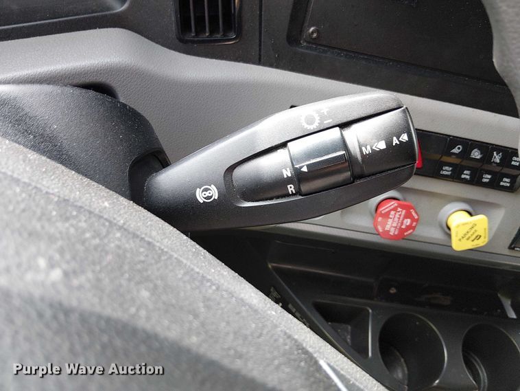 image for item YA2096 2022 Freightliner Cascadia 126 semi truck