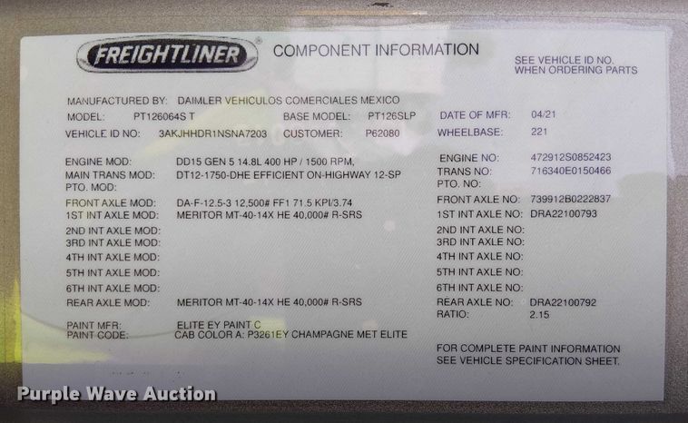 image for item YA2096 2022 Freightliner Cascadia 126 semi truck