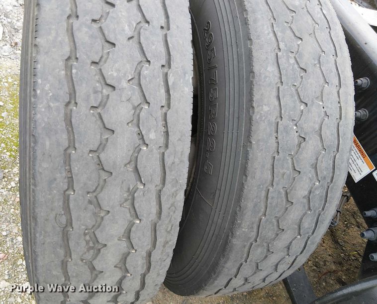 image for item YA2096 2022 Freightliner Cascadia 126 semi truck