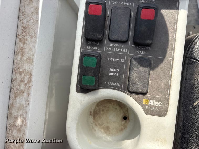 image for item YA2100 2025 Peterbilt 567 crane truck