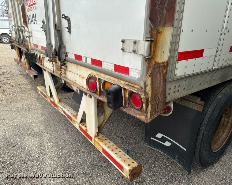 image for item YA2183 2009 Wabash dry van trailer