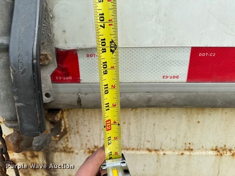 image for item YA2183 2009 Wabash dry van trailer