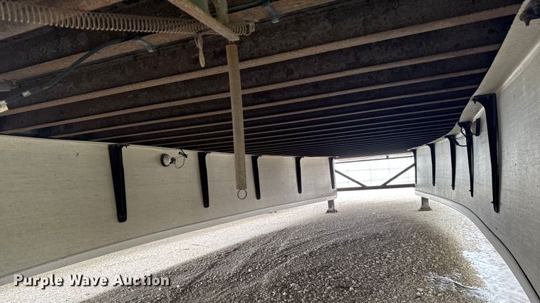 image for item YA2183 2009 Wabash dry van trailer