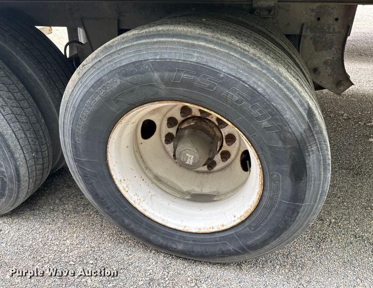 image for item YA2183 2009 Wabash dry van trailer