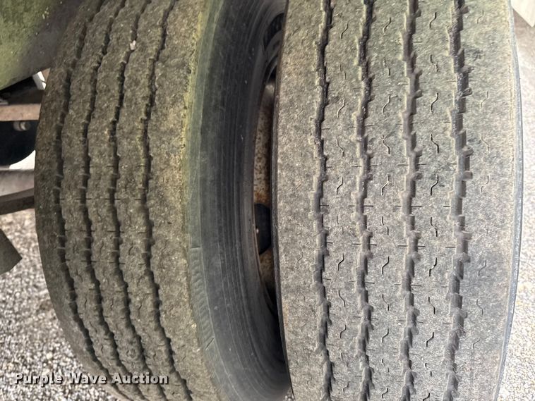 image for item YA2183 2009 Wabash dry van trailer