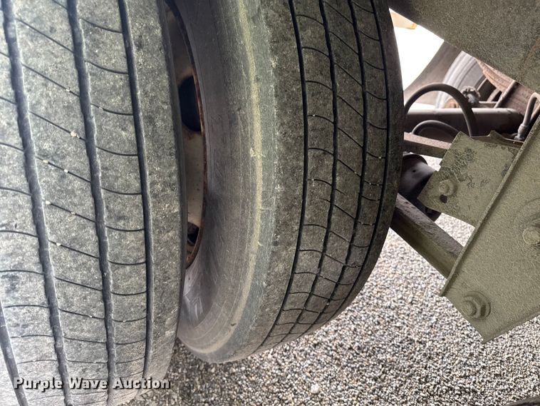 image for item YA2183 2009 Wabash dry van trailer