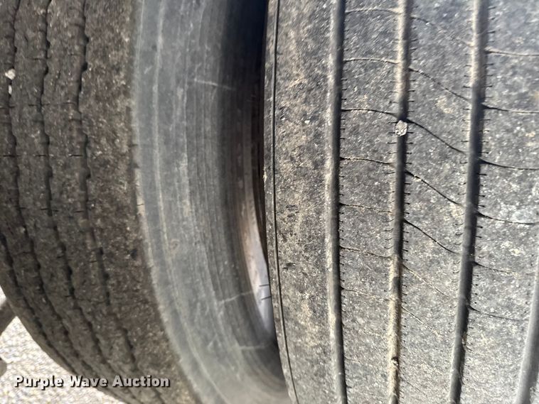 image for item YA2183 2009 Wabash dry van trailer