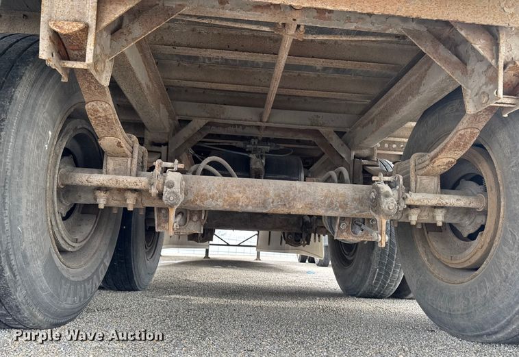 image for item YA2184 2009 Wabash dry van trailer