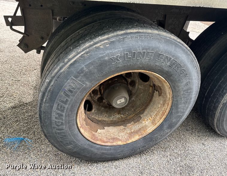 image for item YA2184 2009 Wabash dry van trailer