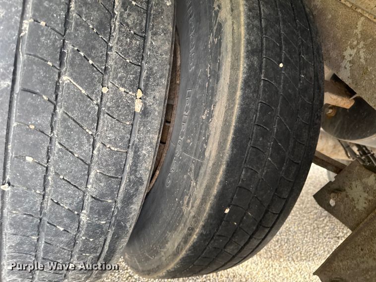 image for item YA2184 2009 Wabash dry van trailer