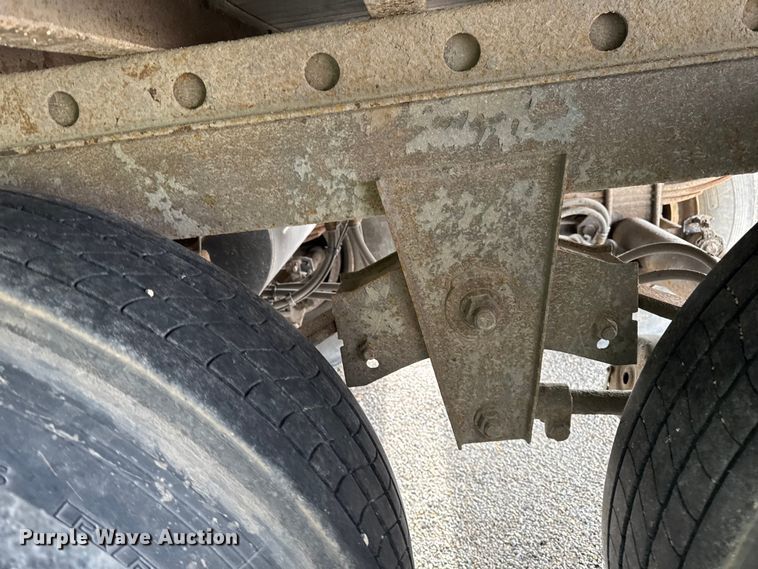 image for item YA2184 2009 Wabash dry van trailer