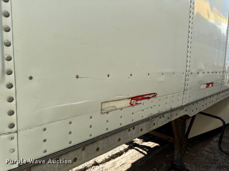 image for item YA2208 2009 Wabash dry van trailer