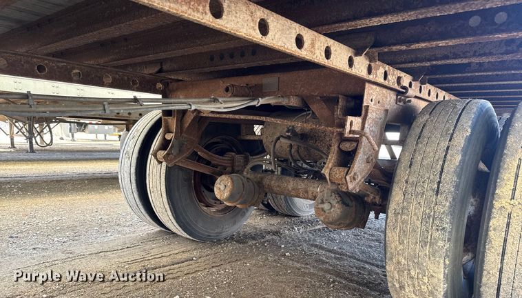 image for item YA2208 2009 Wabash dry van trailer