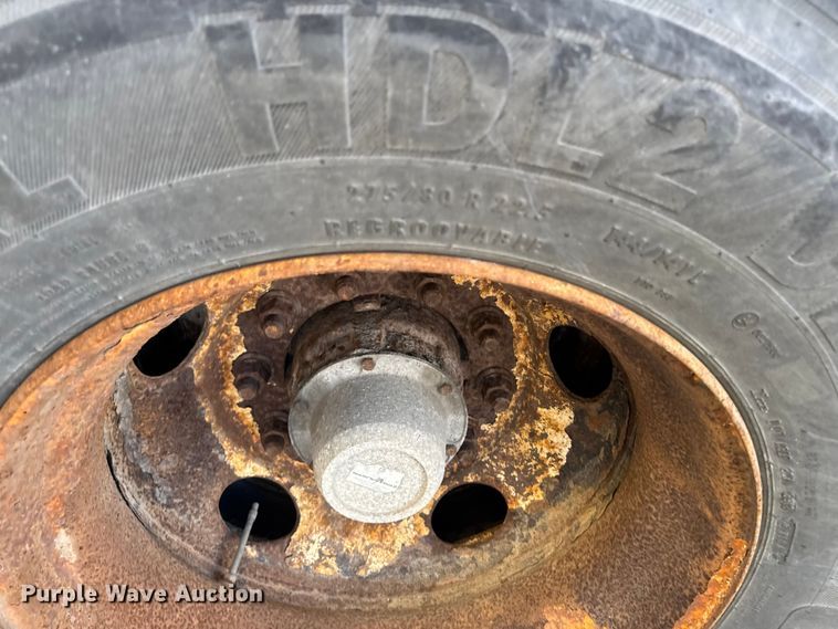 image for item YA2208 2009 Wabash dry van trailer