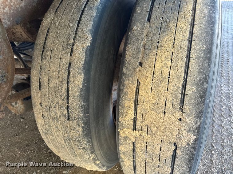 image for item YA2208 2009 Wabash dry van trailer