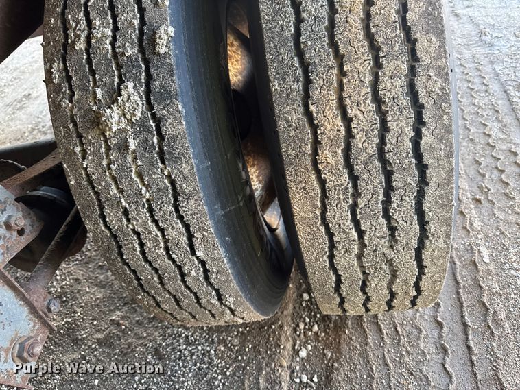 image for item YA2208 2009 Wabash dry van trailer