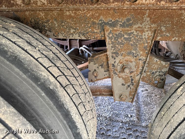 image for item YA2208 2009 Wabash dry van trailer