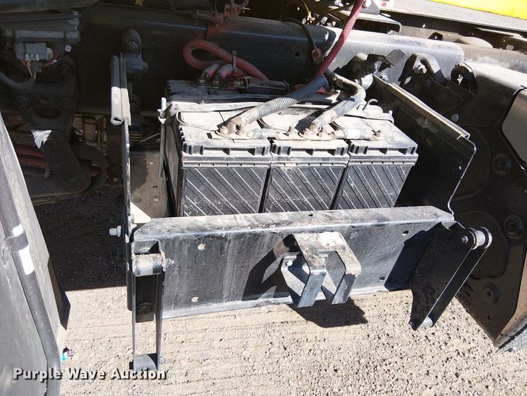 image for item YA2219 2023 Freightliner 108SD truck cab and chassis