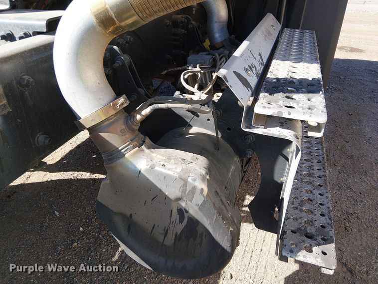 image for item YA2219 2023 Freightliner 108SD truck cab and chassis