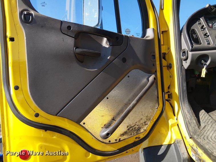 image for item YA2219 2023 Freightliner 108SD truck cab and chassis