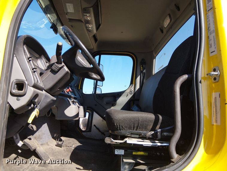 image for item YA2219 2023 Freightliner 108SD truck cab and chassis