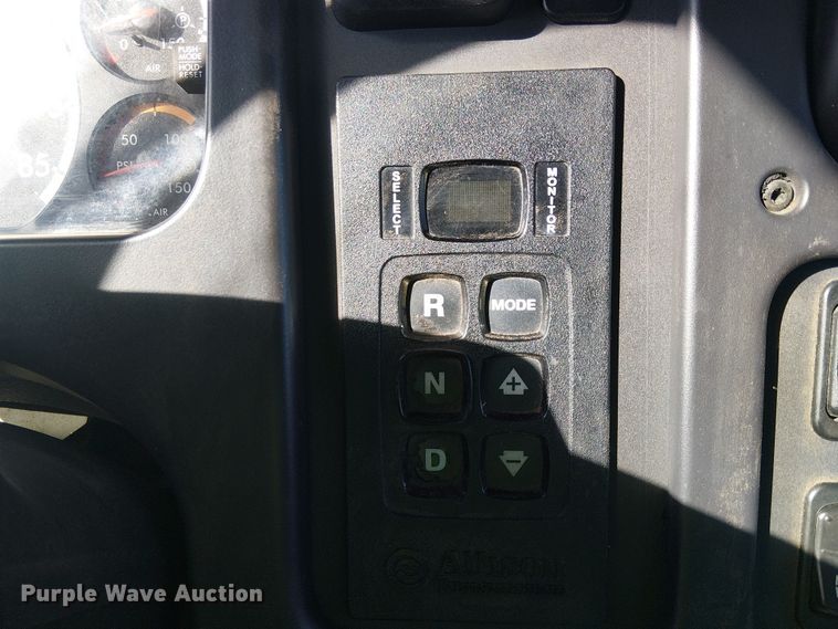 image for item YA2219 2023 Freightliner 108SD truck cab and chassis