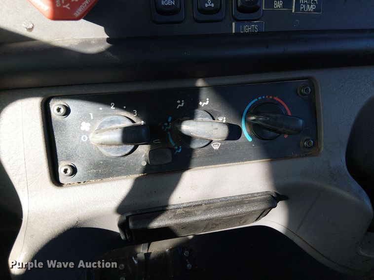 image for item YA2219 2023 Freightliner 108SD truck cab and chassis