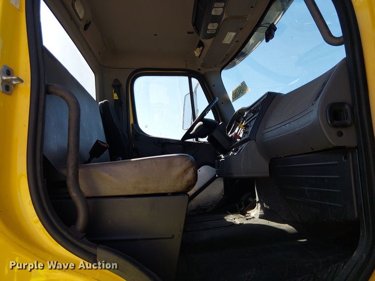 image for item YA2219 2023 Freightliner 108SD truck cab and chassis