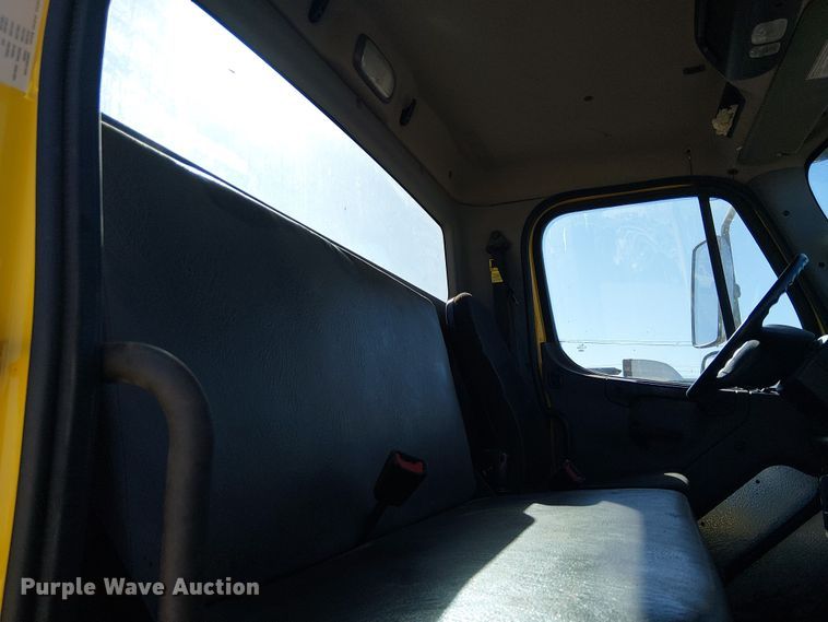 image for item YA2219 2023 Freightliner 108SD truck cab and chassis