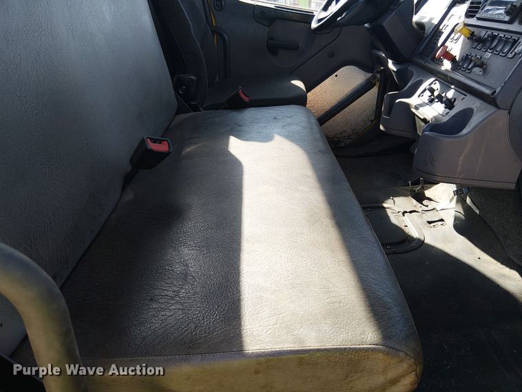 image for item YA2219 2023 Freightliner 108SD truck cab and chassis