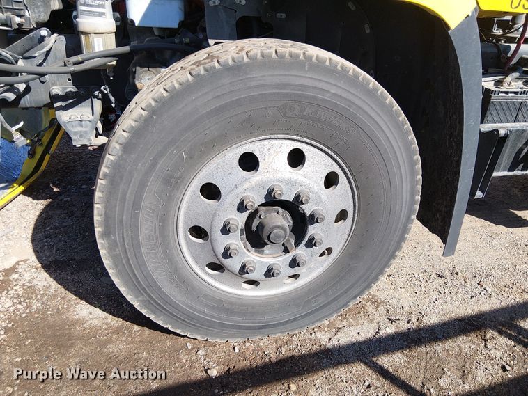 image for item YA2219 2023 Freightliner 108SD truck cab and chassis