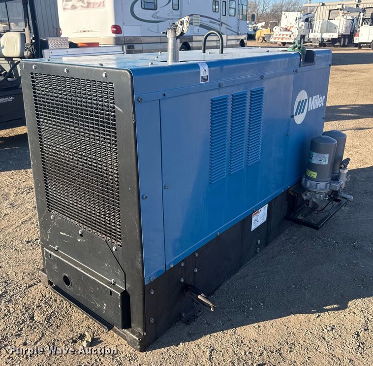 image for item DQ4253 Miller Big Blue Air Pak welder