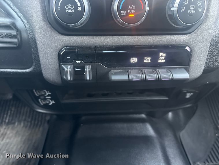 image for item DQ4255 2021 RAM 2500 Crew Cab pickup truck