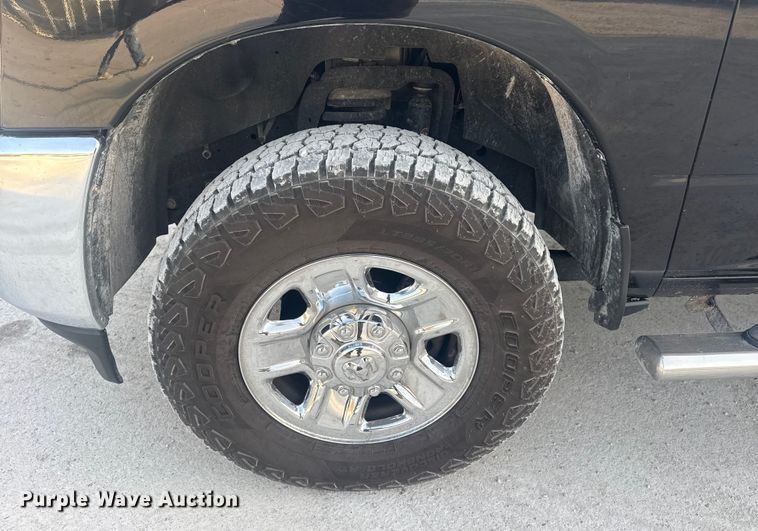 image for item DQ4255 2021 RAM 2500 Crew Cab pickup truck